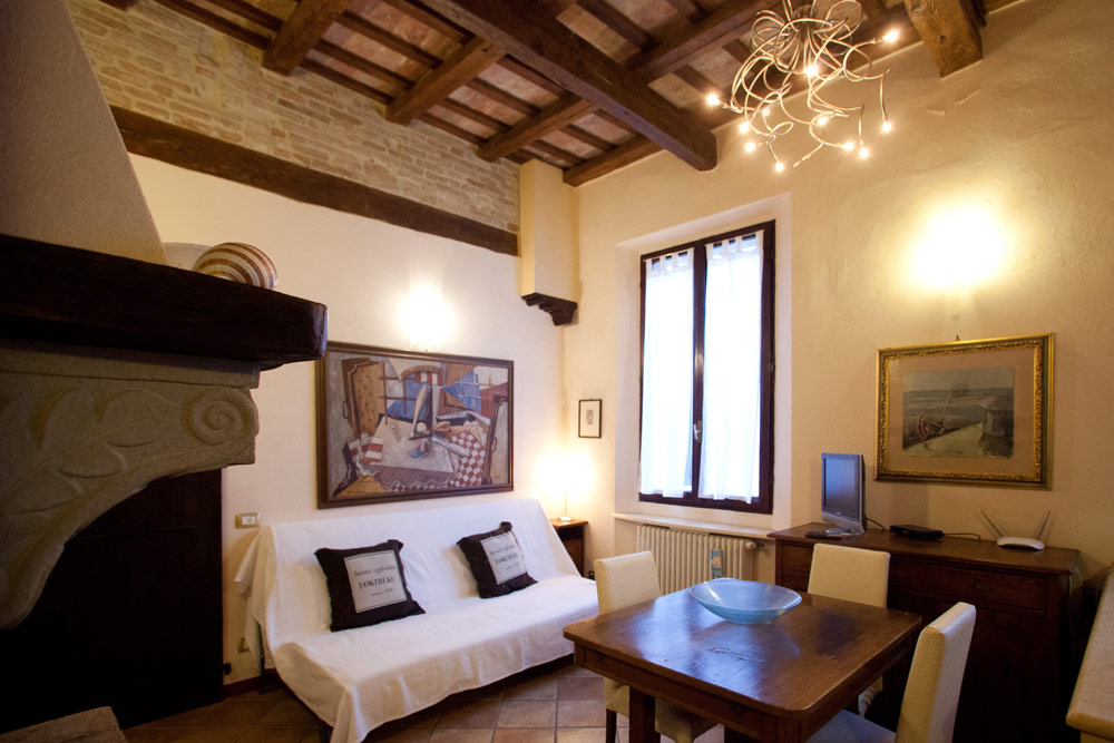Relais Corte dei Turchi Longiano-Emilia Romagna-camino-appartamento
